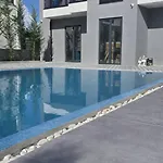 Sisana *