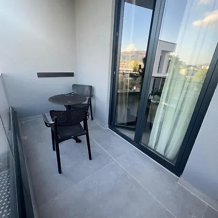 Sisana Ξενοδοχείο *