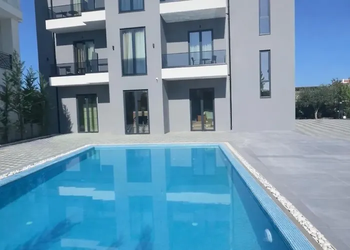 Sisana Hotel *